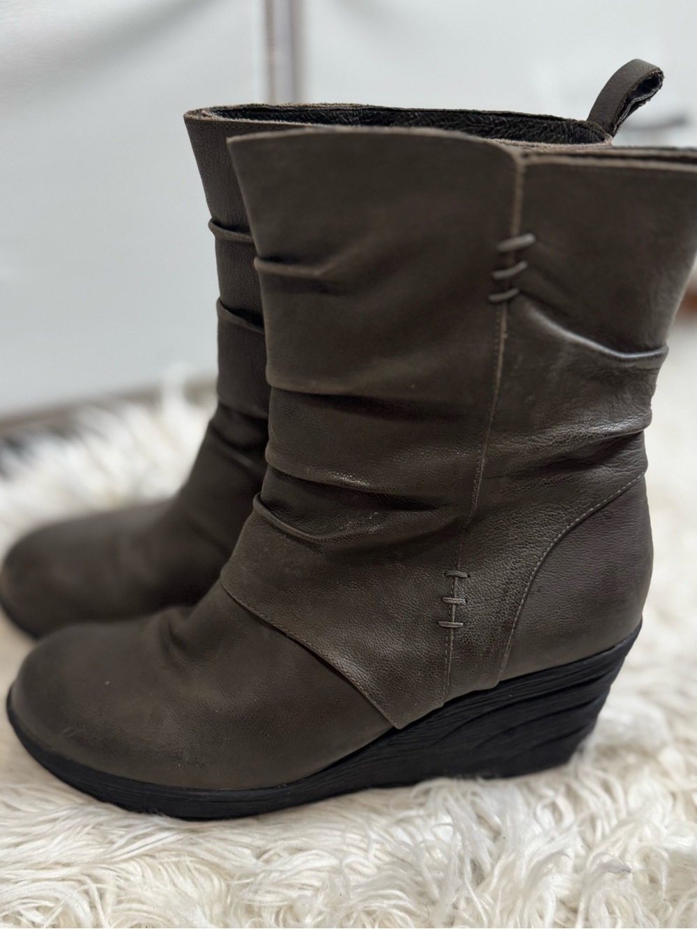 Miz Mooz Women’s Wedge Ankle Boots in Dark Gray Size 9